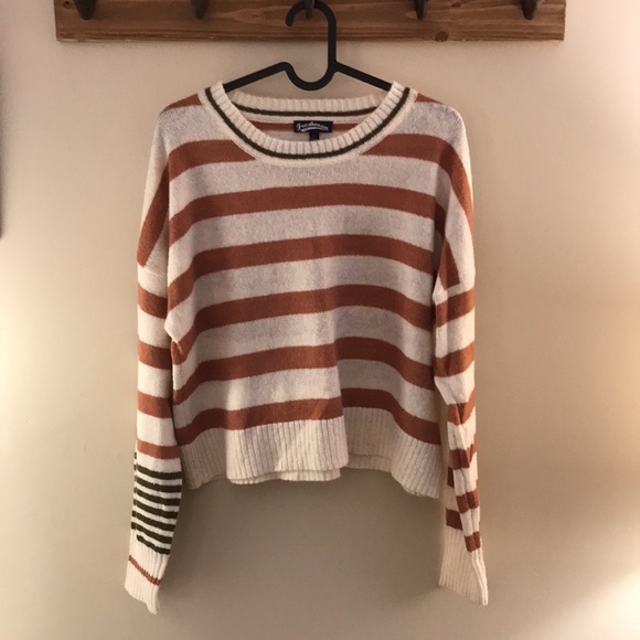 Multiple Sweaters - Picture 5 of 7